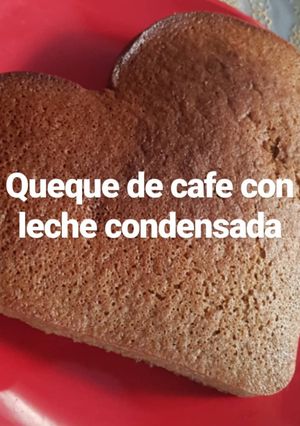 Una foto de Queque de café con leche condensada