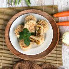 A picture of Bakpia isi Sayur Sosis.