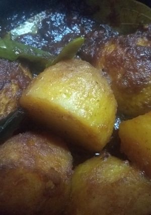A picture of Egg coconut curry.
