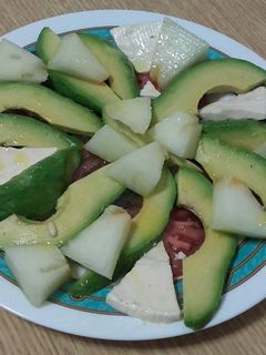 Una foto de Ensalada de melón y aguacate