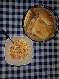 Una foto de Tomate con huevo duro