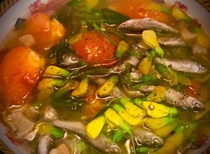 Hình của món Cá linh non, bông điên điển nấu ngót.