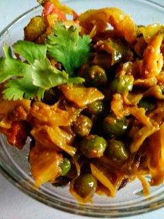 मटर गोभी (Matar Gobhi recipe in Hindi) रेसिपी मुख्य फोटो