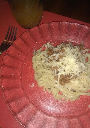 Una foto de Fideos con tuco y carne