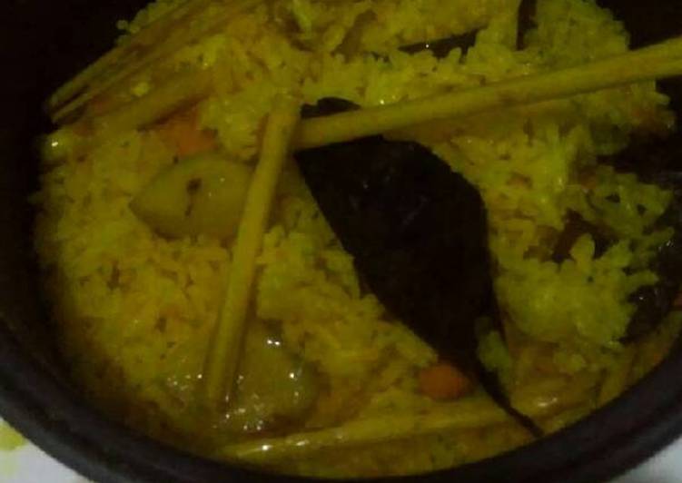 Nasi kuning magicom