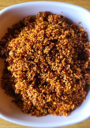 A picture of Dry red chilli chutney.
