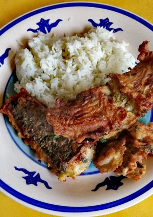 Una foto de Congrio Rojo y Camarones a la pimienta