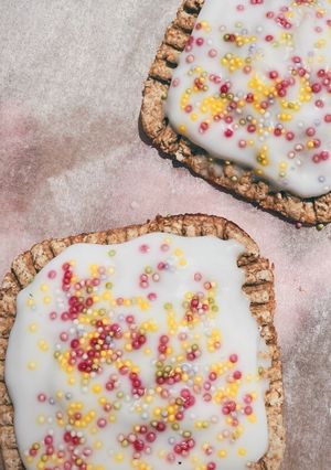 Φωτογραφία της συνταγής Vegan Pop Tarts με βρώμη και μαρμελάδα φράουλα