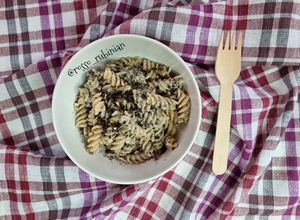 Foto di Pasta di farro con pesto di canapa
