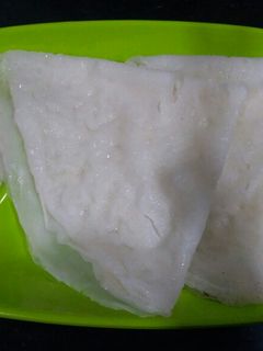 नीर ढोसा विथ कोकोनट चटनी (Neer dosa with coconut chutney recipe in Hindi) रेसिपी मुख्य फोटो