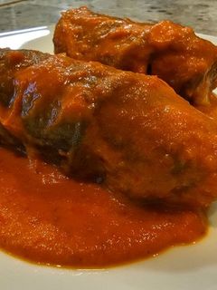 Una foto de Rollitos de ternera en salsa de pimientos