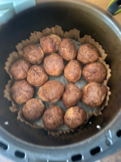 Una foto de Albóndigas de pollo en airfryer!!!!!! Sin gluten y bajas en fructosa 😊😊