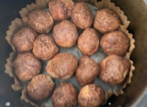 Una foto de Albóndigas de pollo en airfryer!!!!!! Sin gluten y bajas en fructosa 😊😊