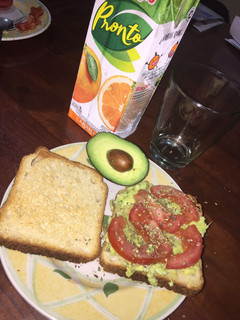 Una foto de Desayuno fácil 🥑❤️