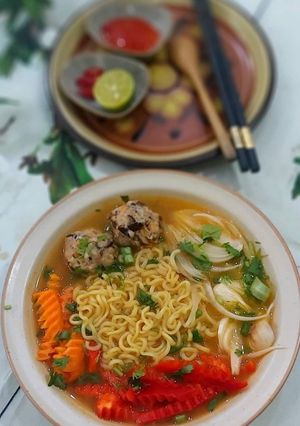 Hình của món Mì nấu mọc thịt.