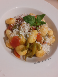 Foto di Gnocchi con fagiolini, pomodoro fresco e cacio-ricotta