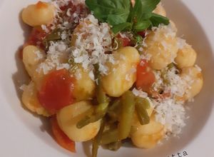 Foto di Gnocchi con fagiolini, pomodoro fresco e cacio-ricotta