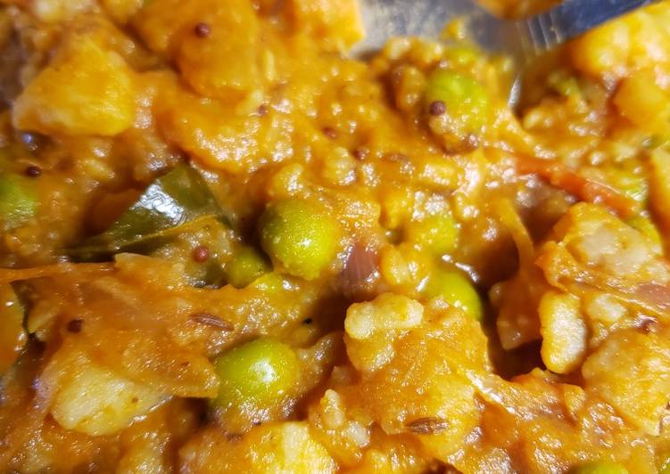 How to Prepare Speedy Potato and peas masala