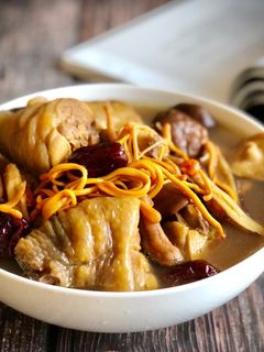黃金蟲草香菇雞湯 (電鍋料理) 的食譜成品照片