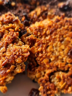 A picture of Baked cereal 😋 soft&chewy oatmeal cookie.