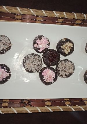 A picture of Healthy date and nuts burfi 🍥.