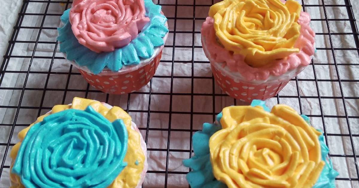 Resep Simple Buttercream oleh Sulis_UmmuSalma Cookpad