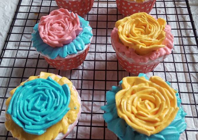 Resep Simple Buttercream Oleh Sulis UmmuSalma Cookpad   Simple Buttercream Foto Resep Utama 