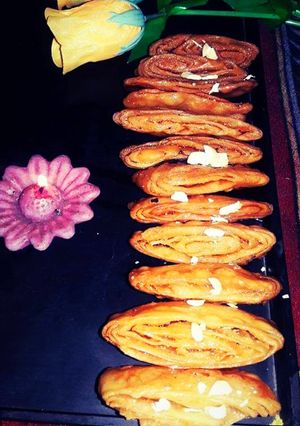 A picture of Crispy khaja.