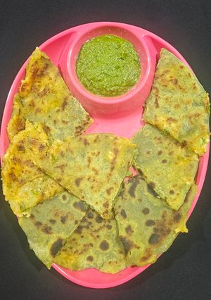 पालक पनीर पराठा रेसिपी मुख्य फोटो