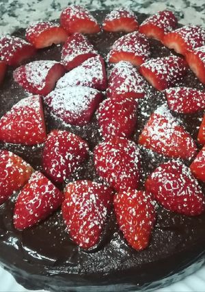 Una foto de Tarta de chocolate con fresas