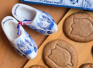 Una foto de Galletitas tipo Speculaas con mezcla de especias original de N. L. 🇳🇱 Speculaas Kruiden 🇳🇱 Thx. Yani 🥰