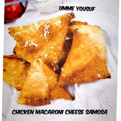 A picture of Chicken macaroni cheese samosa.