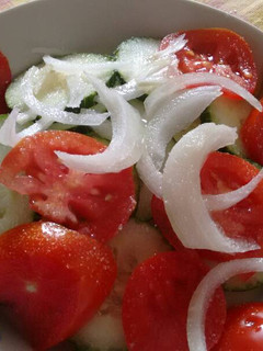 Una foto de Ensalada rápida y fresca. ॐ