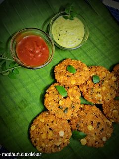 चना डाळ वडा (chana daal vada recipe in marathi) रेसिपी चे मुख्य फोटो