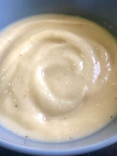 Una foto de Smoothie de plátano con toque de fresa 🍓 🍌