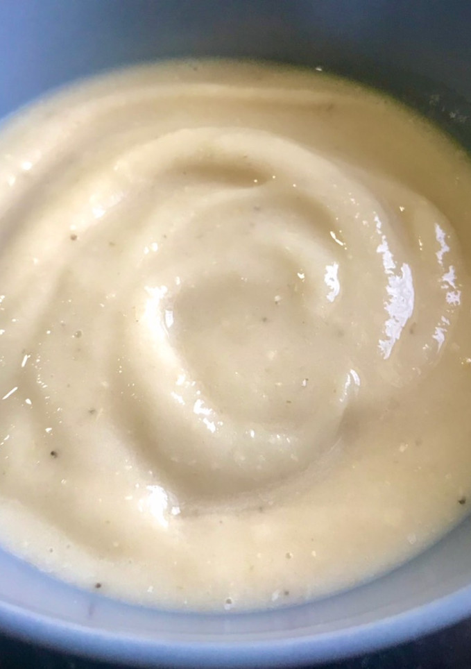 Una foto de Smoothie de plátano con toque de fresa 🍓 🍌
