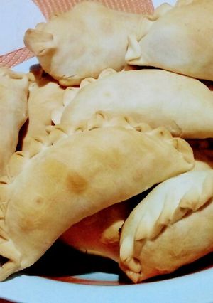 Una foto de Empanadas de pollo y queso