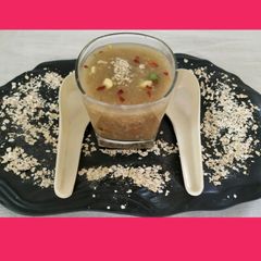 A picture of Oats Soup.