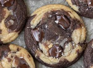 A picture of Marbled Brownie Chocolate Chip Cookies.