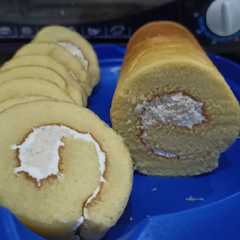 A picture of Roll Cake ala Bolu Meranti isi Keju Super Simple.