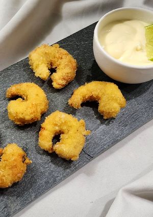 Una foto de 🦐🍋‍🟩Langostinos rebozados en panko 🦐Con mayonesa alimonada 🍋‍🟩🦐