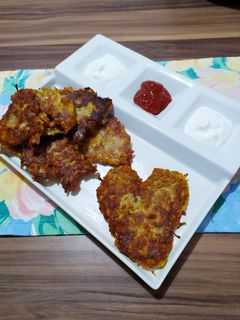 Sajtos cukkinis falatok recept fotója