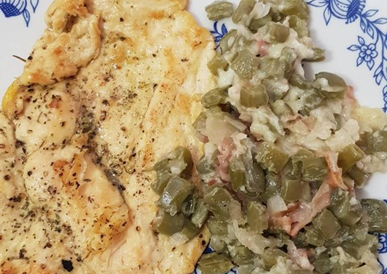 Nopales con tocino y queso