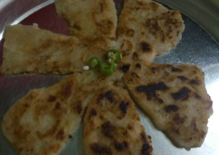 Recipe of Quick Flower Aallo paratha