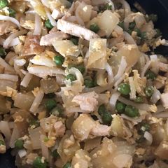 A picture of Chicken & Peas Stir Fry, in Basil Oil.