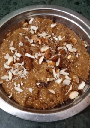 सूजी और बेसन का हलवा(sooji aur besan ka halwa recipe in hindi) रेसिपी मुख्य फोटो