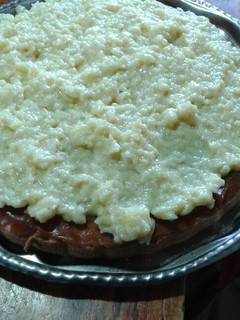 Una foto de Tarta de dulce de leche y crema