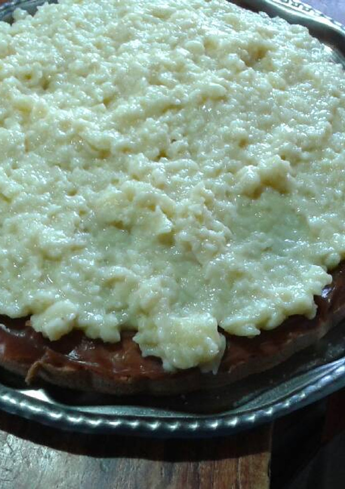 Una foto de Tarta de dulce de leche y crema