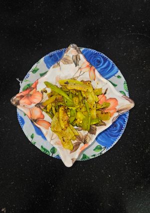 A picture of Lauki ka sambhar.