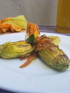 Foto di Fiori di zucca ripieni al forno